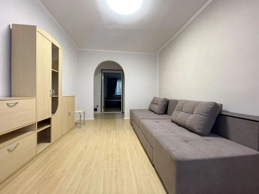 Spacious 2-bedroom apartment with renovation and furniture
