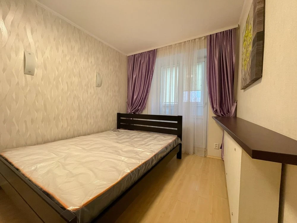 Spacious 2-bedroom apartment with renovation and furniture