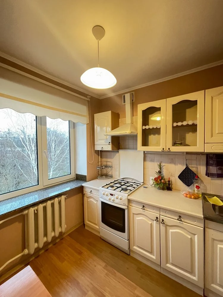 Spacious 2-bedroom apartment with renovation and furniture