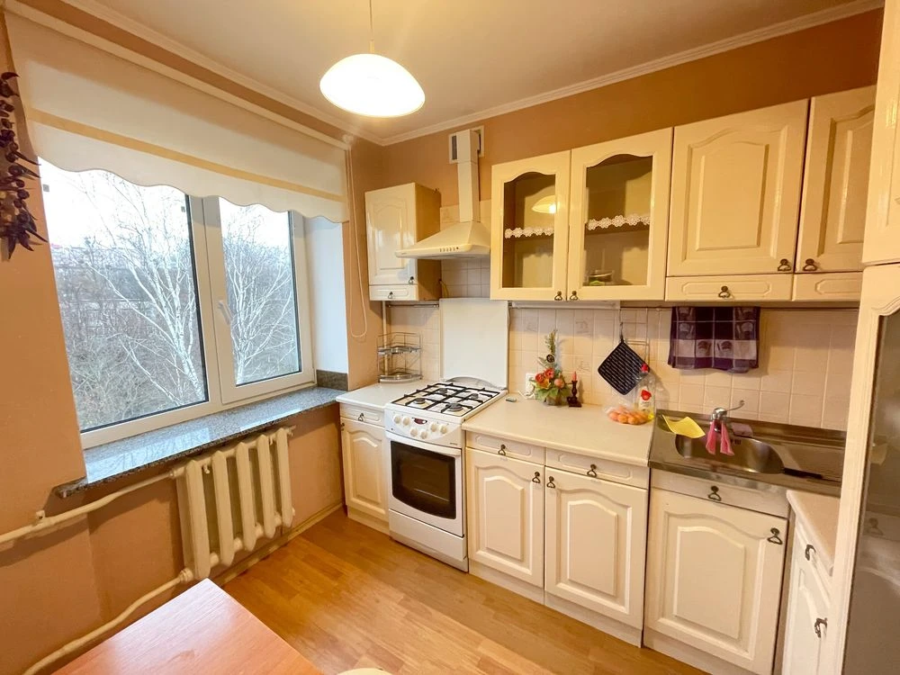Spacious 2-bedroom apartment with renovation and furniture