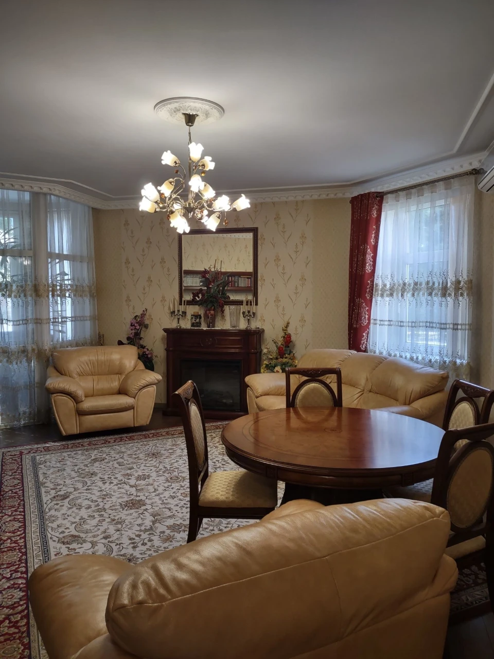 Sale of a 3-room new building in the city center, Kyivska