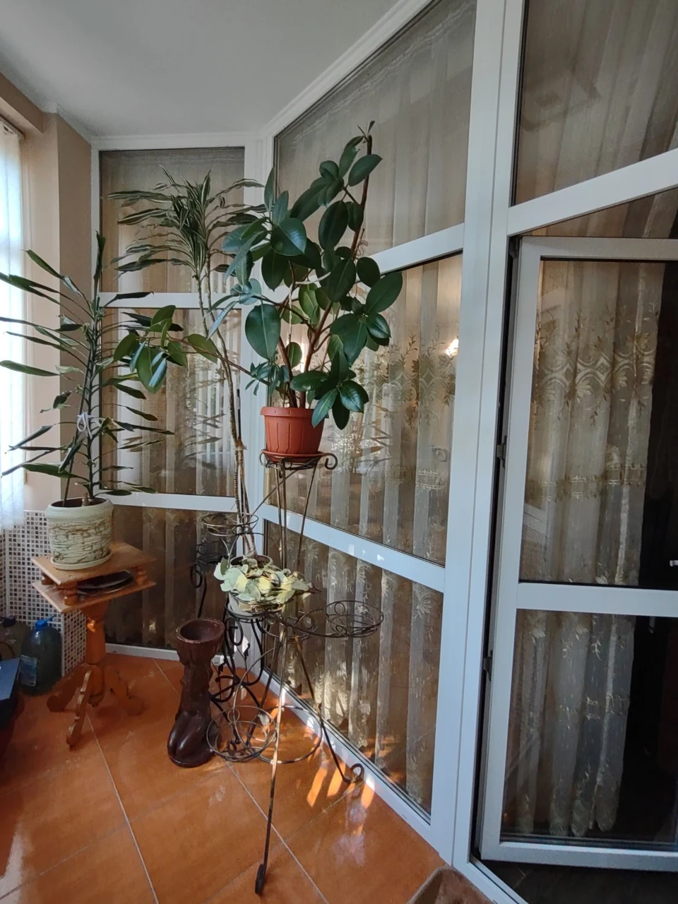 Sale of a 3-room new building in the city center, Kyivska