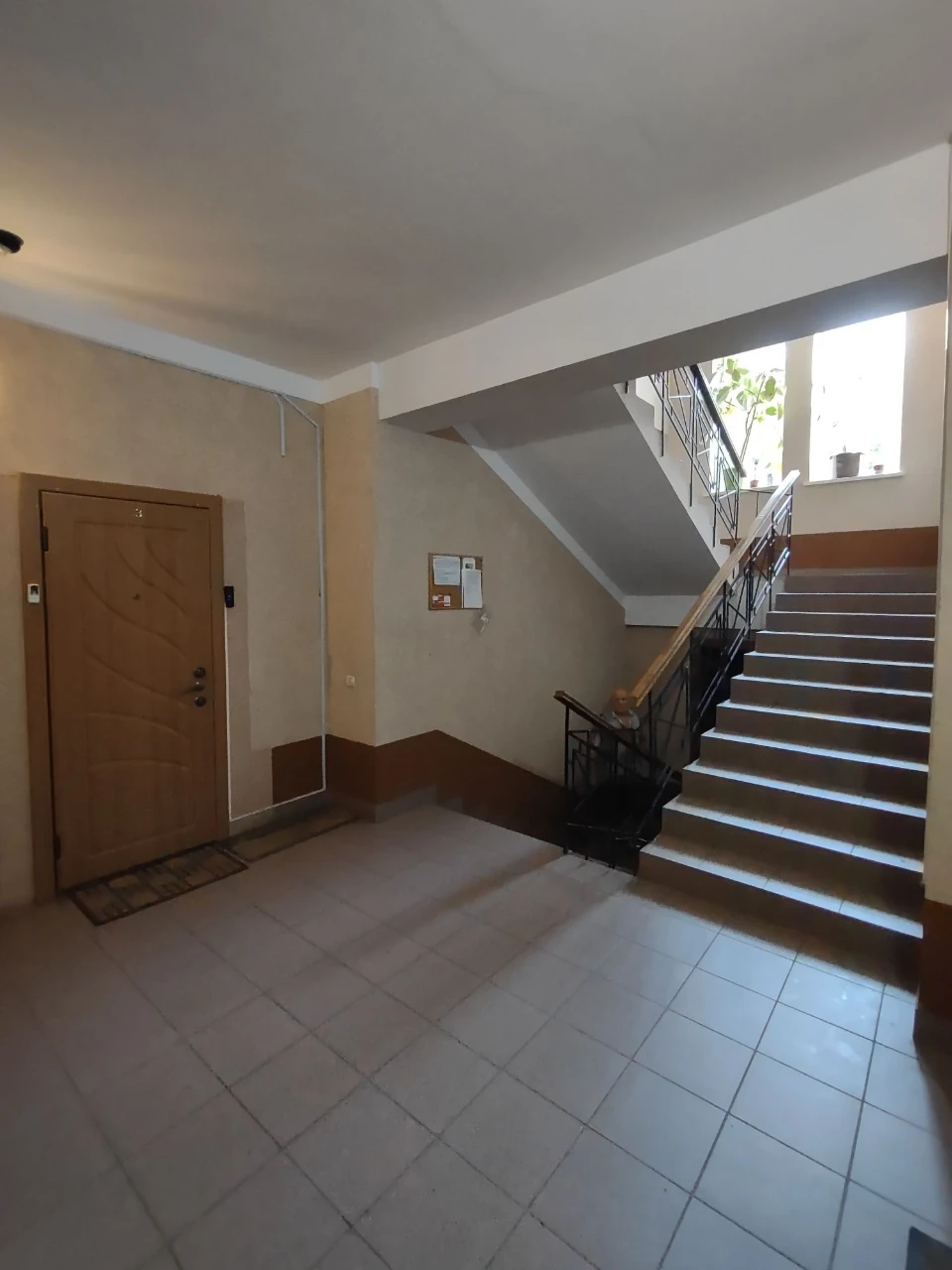 Sale of a 3-room new building in the city center, Kyivska