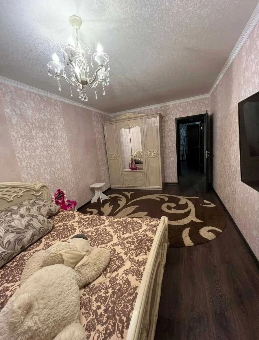 For sale: 2-bedroom apartment on Novyye Domakh