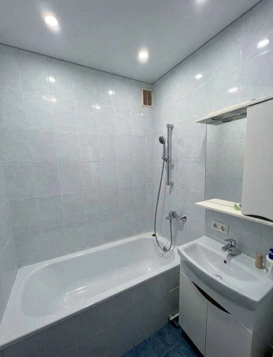 For sale: 2-bedroom apartment on Novyye Domakh
