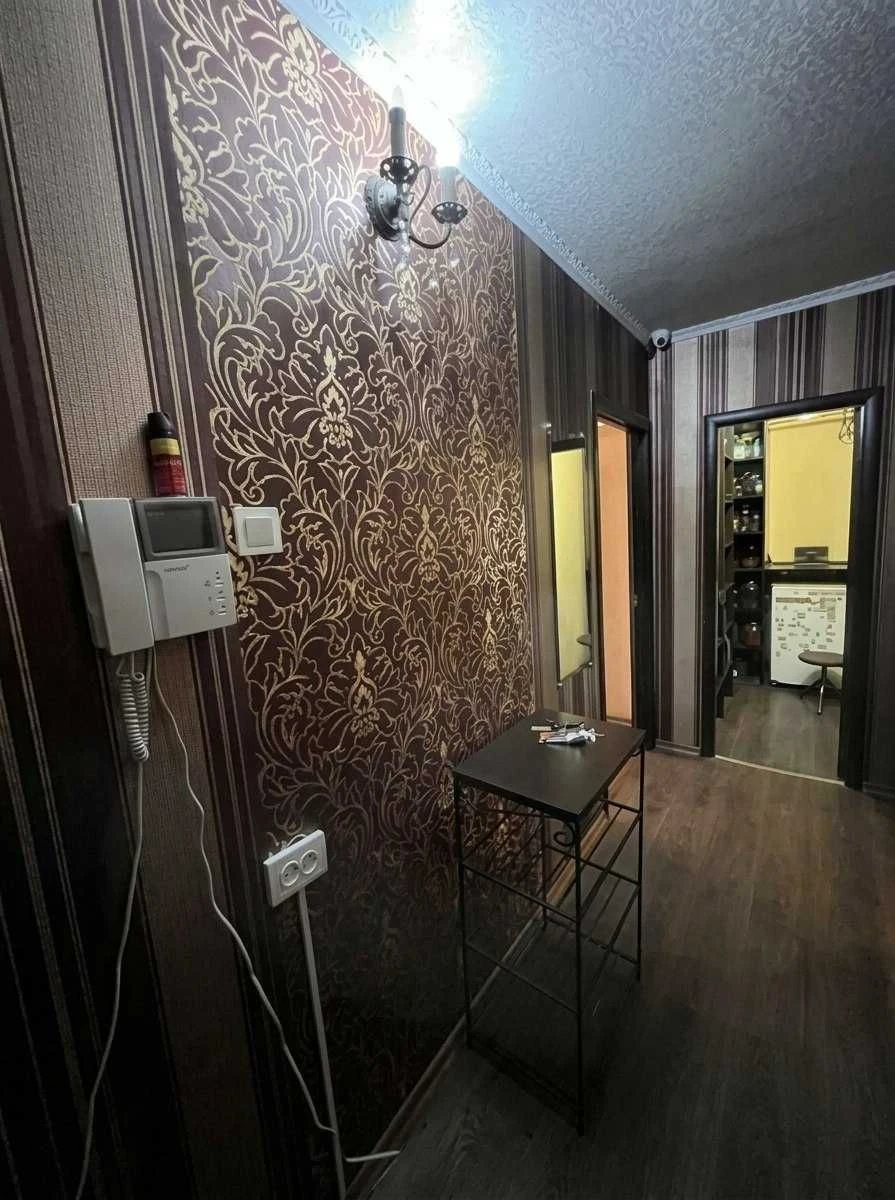For sale: 2-bedroom apartment on Novyye Domakh