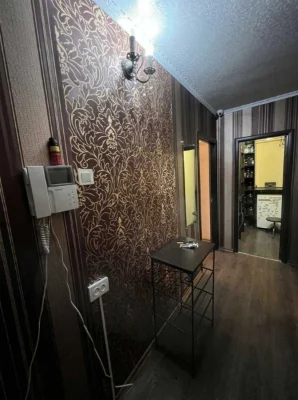 For sale: 2-bedroom apartment on Novyye Domakh