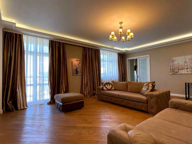 Apartment. Antonovicha st, Kyiv