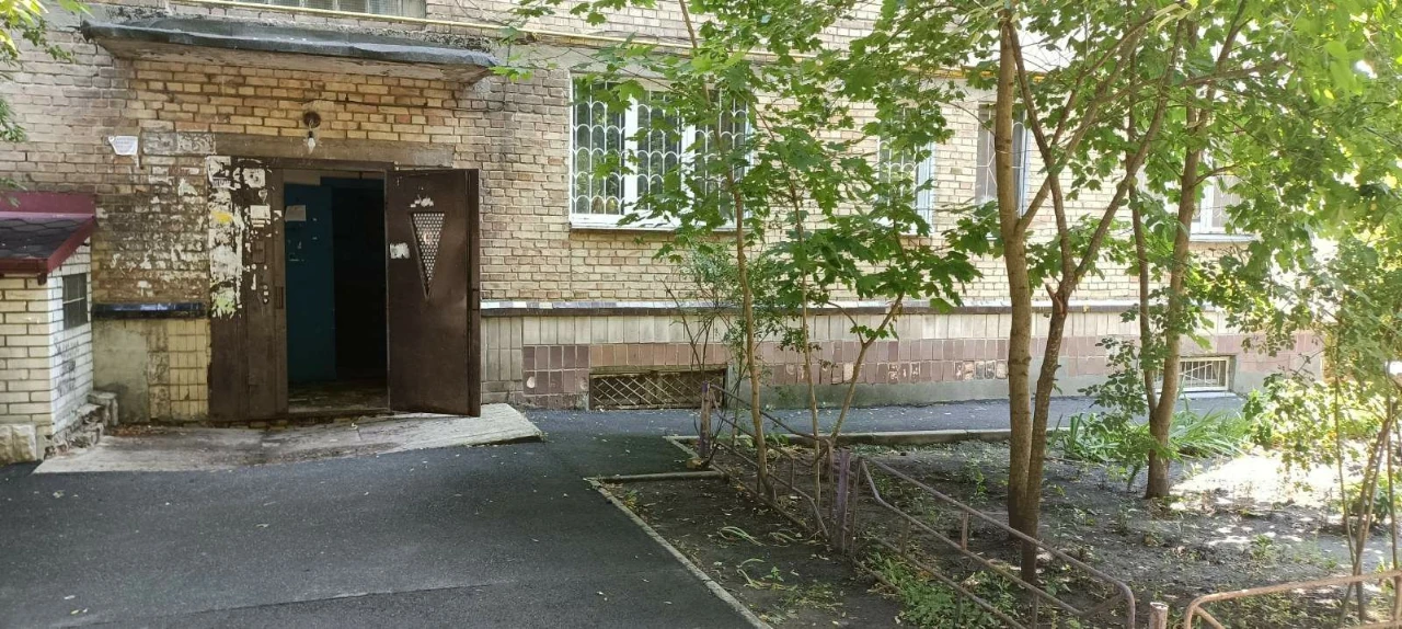 1к, Vyhovskogo 9