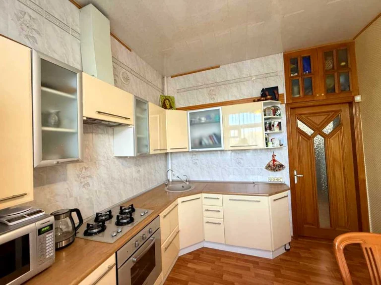 Apartment. Dmitry Yavornitsky Street, Dnipro