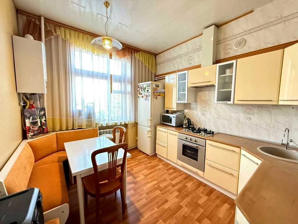 Apartment. Dmitry Yavornitsky Street, Dnipro