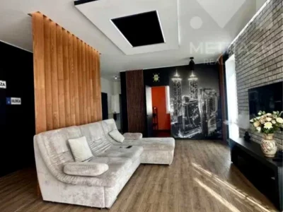 House. Newton Street, Kharkiv