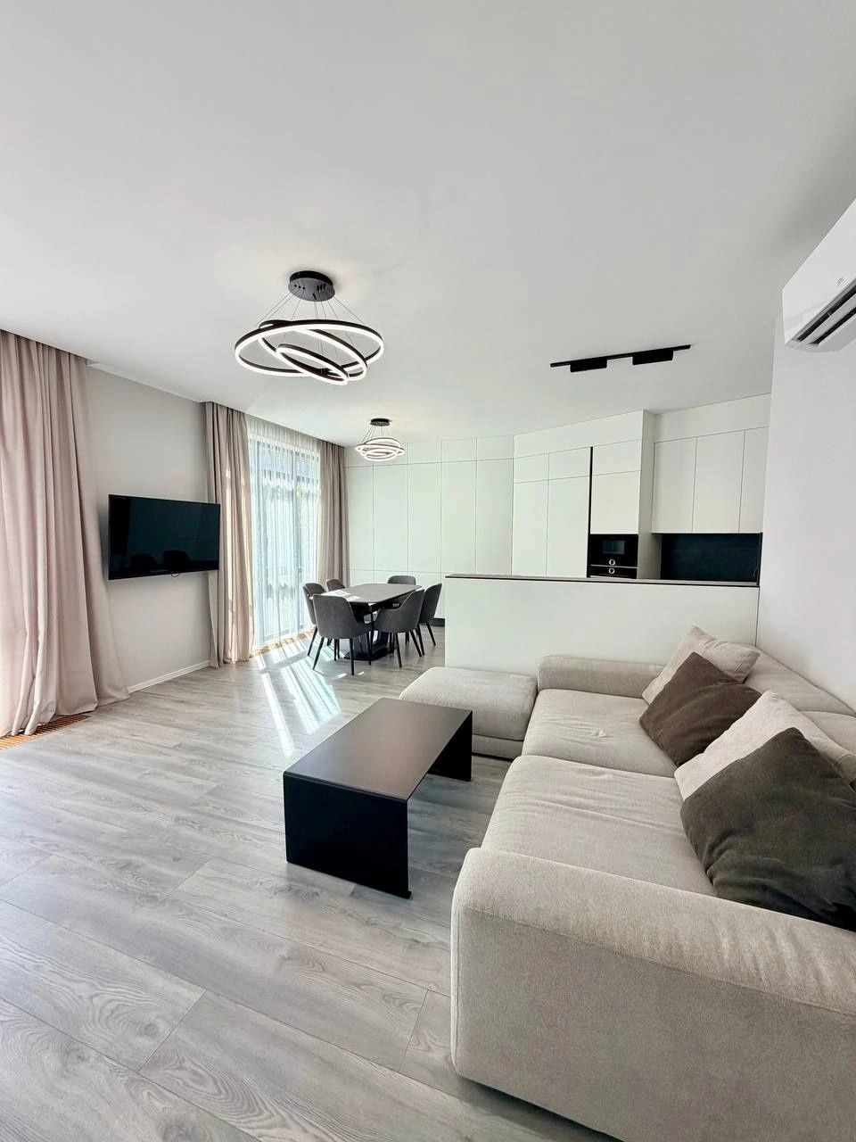 Sale of a designer apartment in Residents Park residential complex