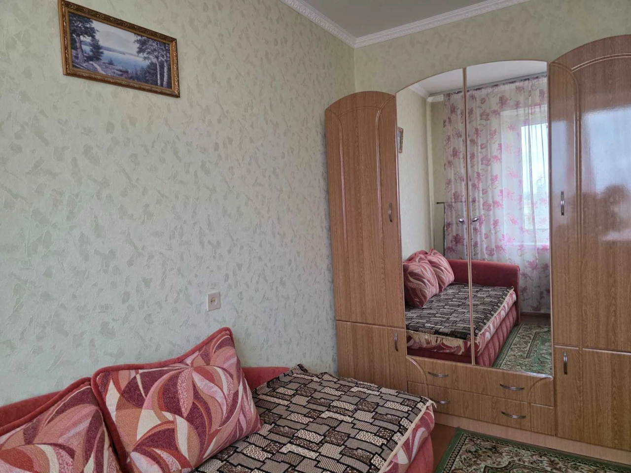 Selling 3-room apartment 69.6 sq. m on Okeanivska Street! Price 4200
