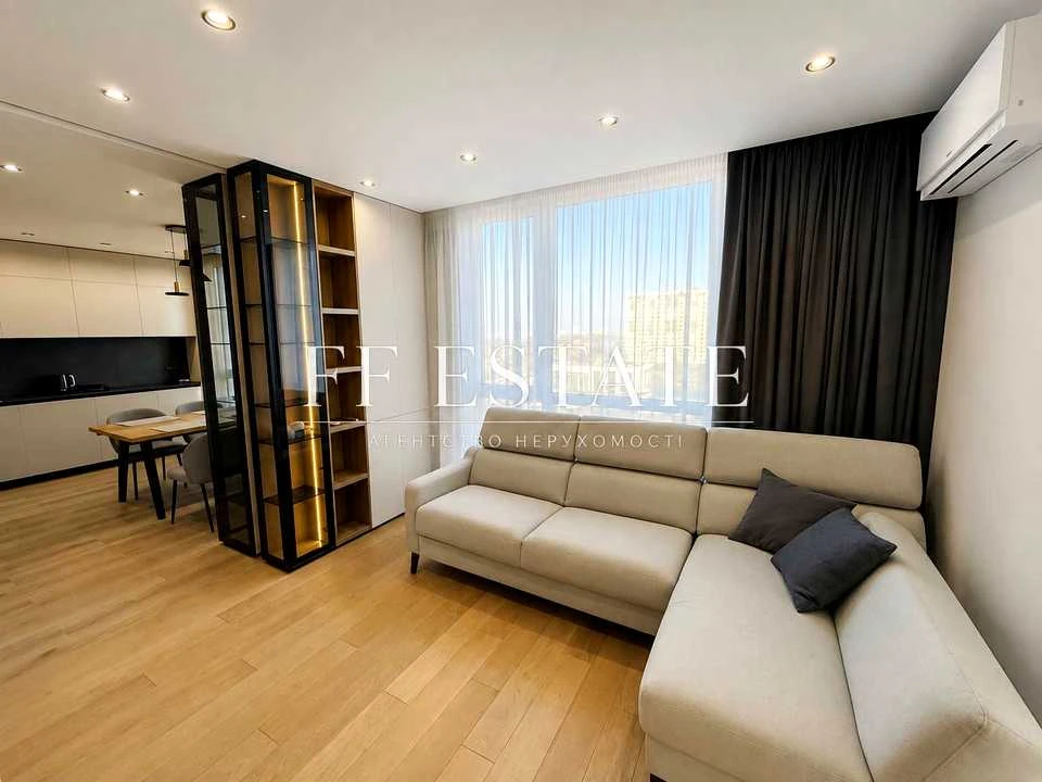 Apartment. Salutna St, Kyiv