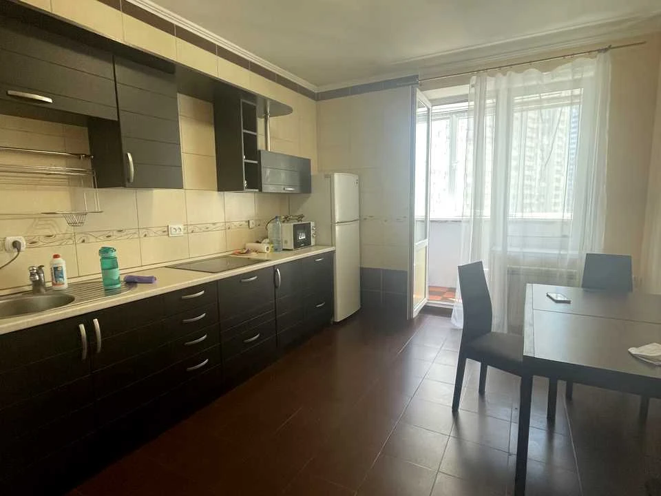 Квартира. Киев, улица Драгомынова