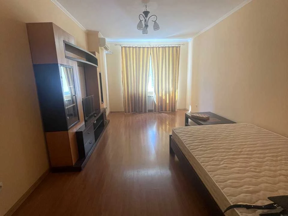 Квартира. Киев, улица Драгомынова