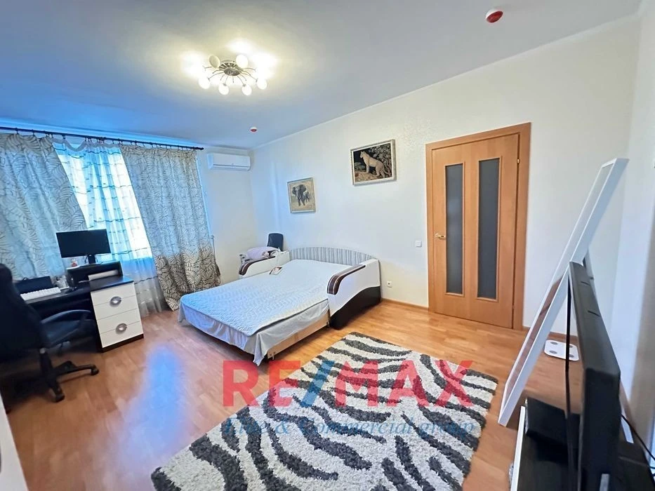 Without %Apartment for sale 165.6m2 4-room. Holosiivskyi Ave. 30-