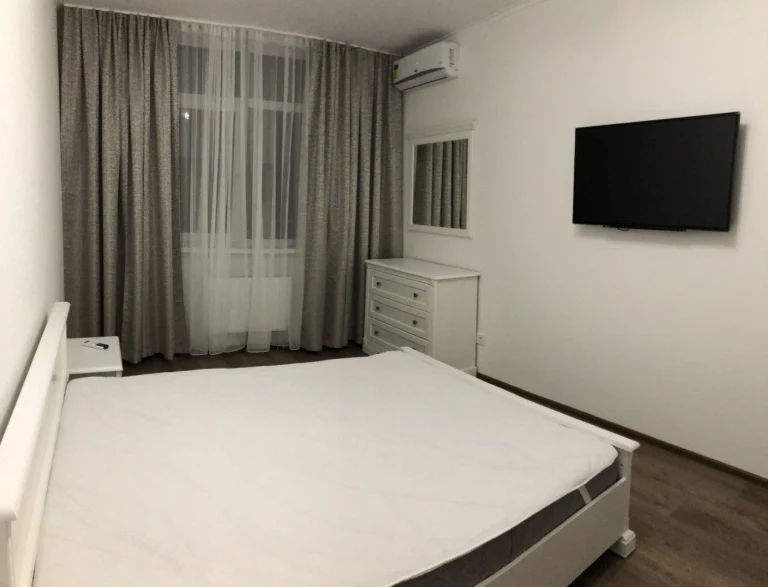 Сдам 1-комнатную квартиру 45 м², улица Скакуна, 23
