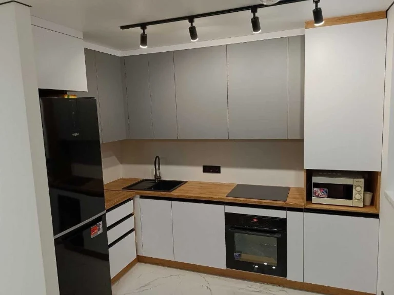 Sale of a 1-room apartment with a terrace (patio) and a covered area. Price 70