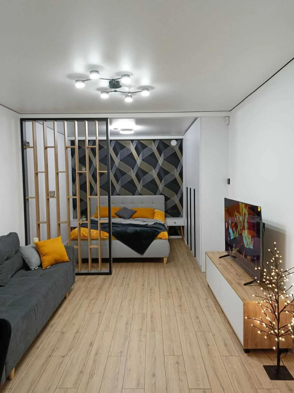 Sale of a 1-room apartment with a terrace (patio) and a covered area. Price 70