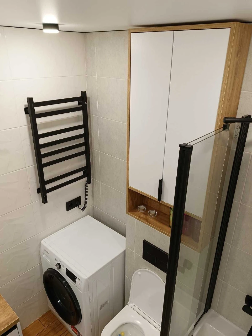 Sale of a 1-room apartment with a terrace (patio) and a covered area. Price 70
