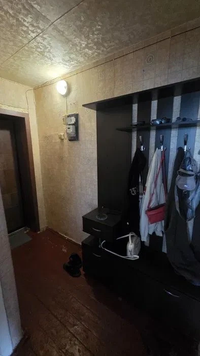 Продам 2 комн. квартиру середина пр. А. Поля