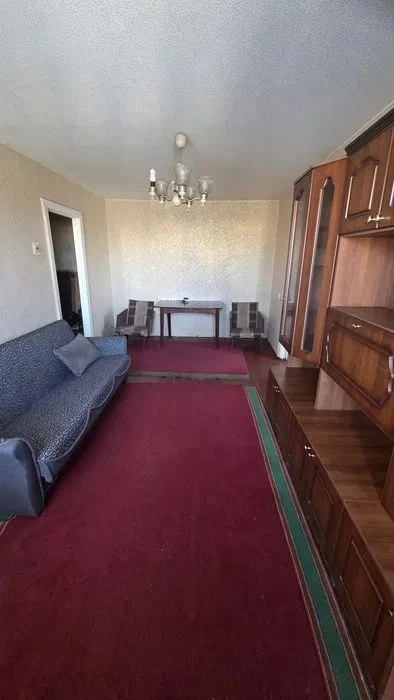 Продам 2 комн. квартиру середина пр. А. Поля