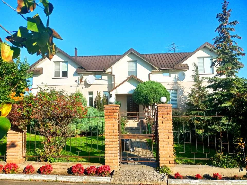 House. Kyiv, Ranks