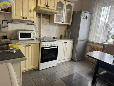 Urgent sale! 3-bedroom apartment with panoramic view on
