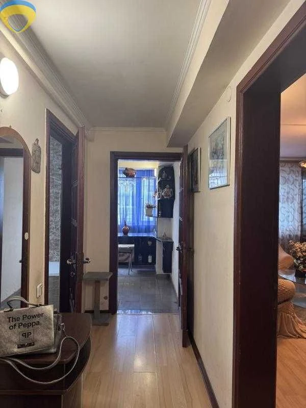 Urgent sale! 3-bedroom apartment with panoramic view on