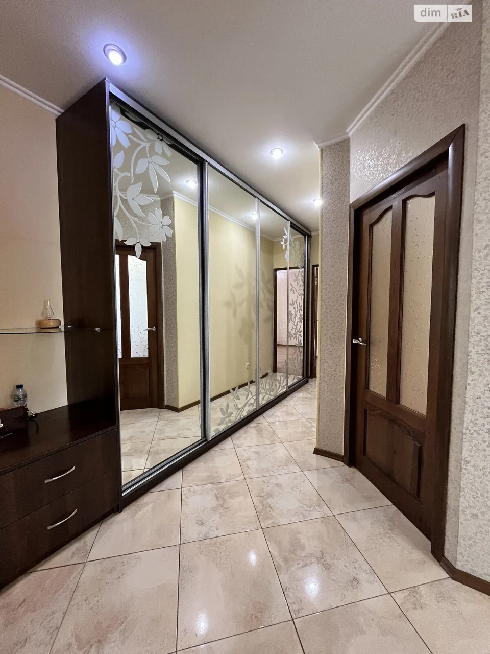 Sale of Apartment on Ozerna