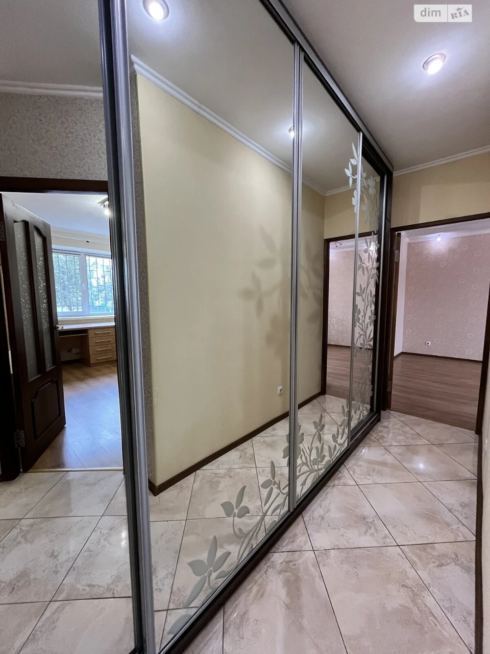 Sale of Apartment on Ozerna