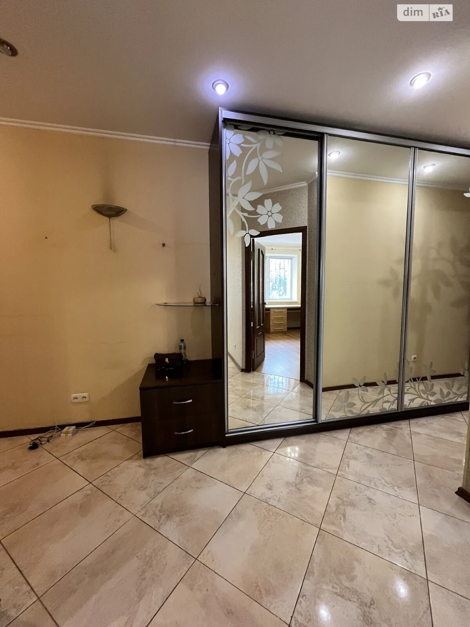 Sale of Apartment on Ozerna