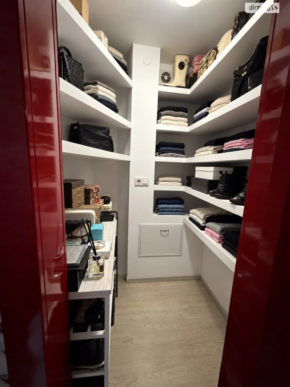 Apartment for Sale, Zalesnitsky