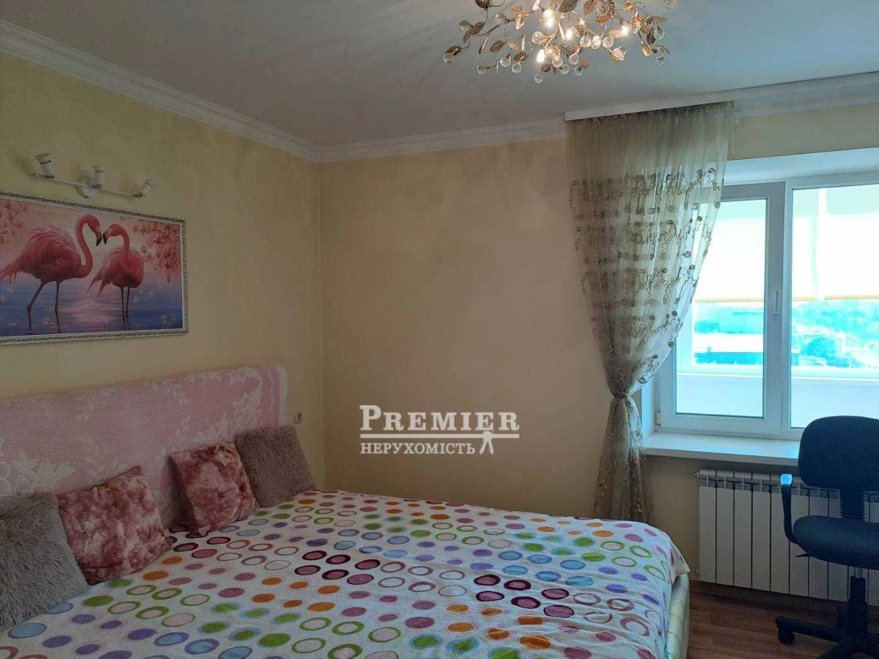 2 room apartment, Semena Paliya/Zabolotnogo, great location with a view