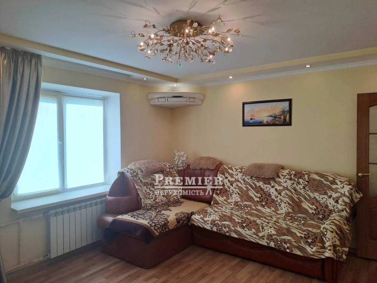 2 room apartment, Semena Paliya/Zabolotnogo, great location with a view