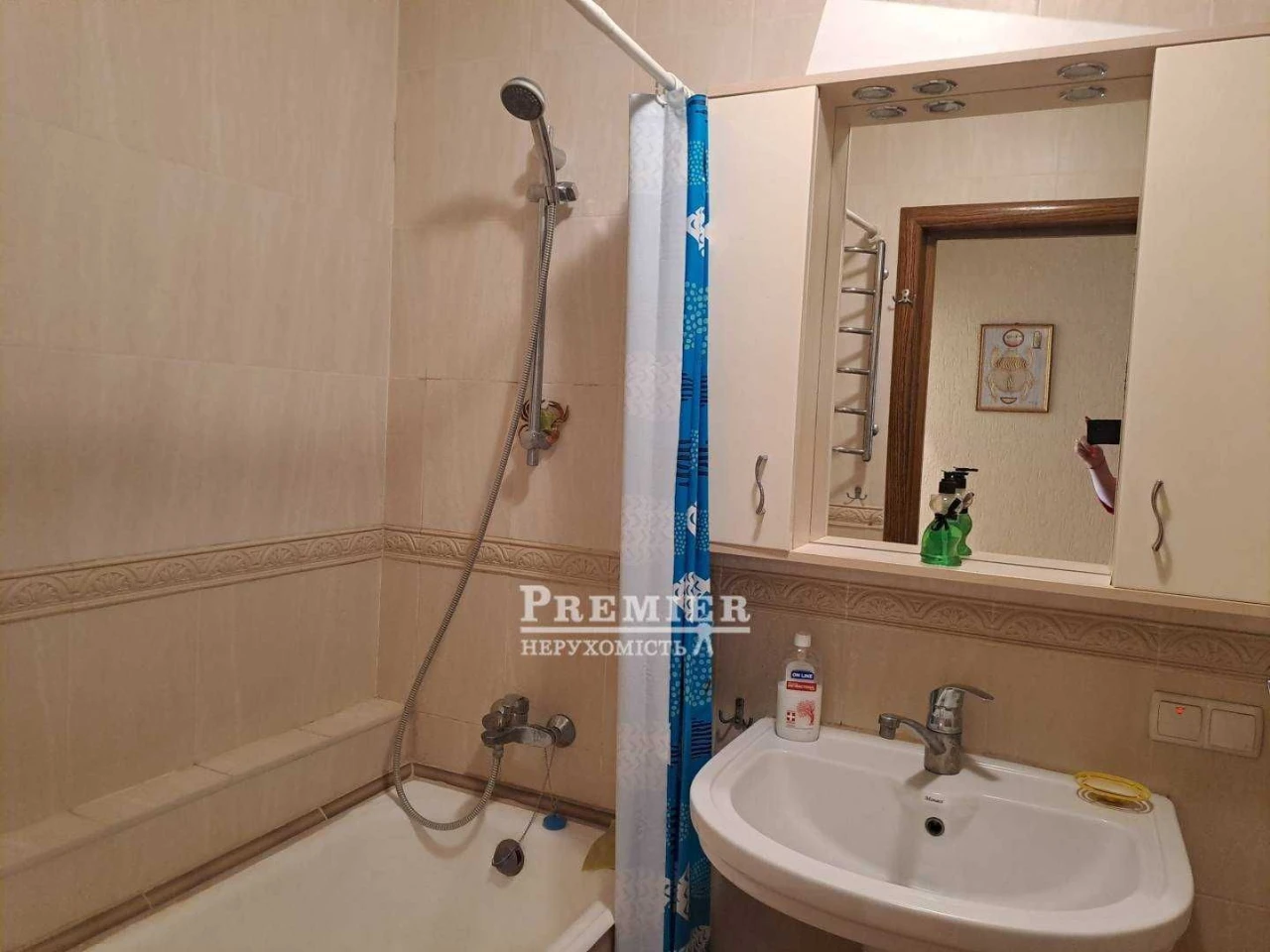 2 room apartment, Semena Paliya/Zabolotnogo, great location with a view