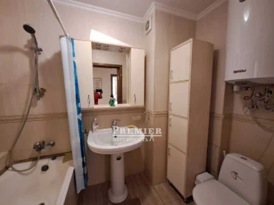 2 room apartment, Semena Paliya/Zabolotnogo, great location with a view