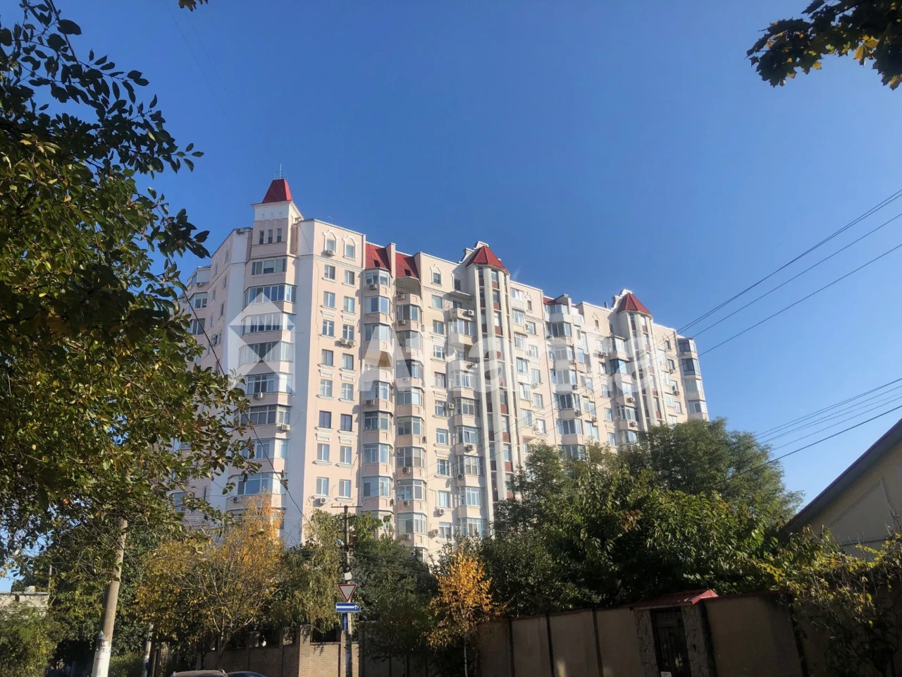 3-х комнатная квартира. Аркадия. Фонтан.Кирпичный дом.