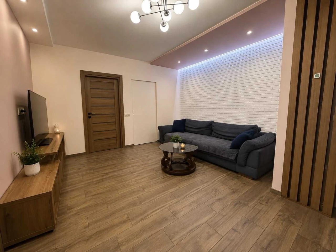 Продается 3к квартира 84к.м. с ремонтом, Бородинская 1В, 4эт
