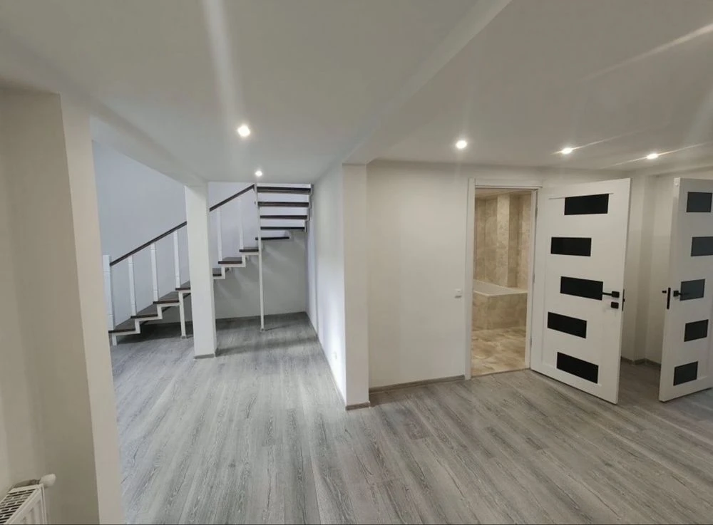Sale of a 2-room apartment in the city center!