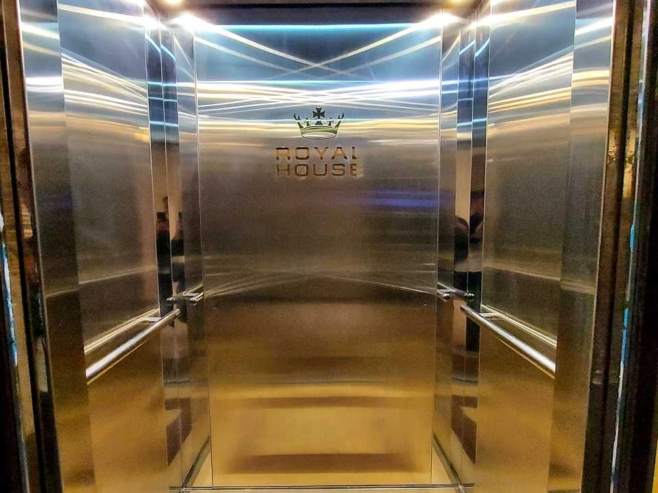Квартира. Київ, вулиця Михайла Максимовича