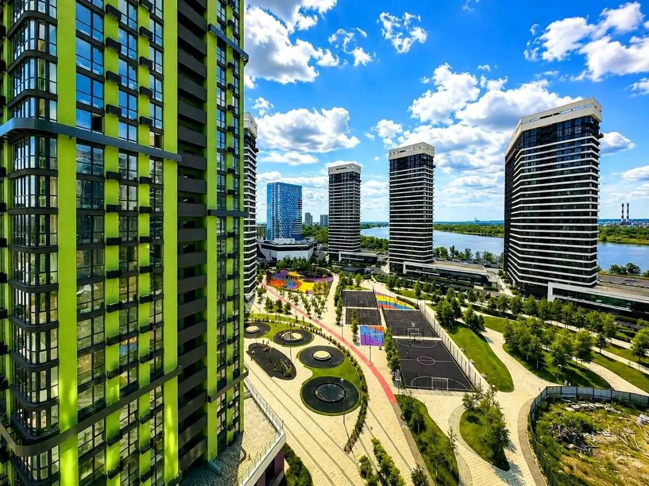 Apartment for Sale: Great Darnitsky, Dniprovska Naberezna