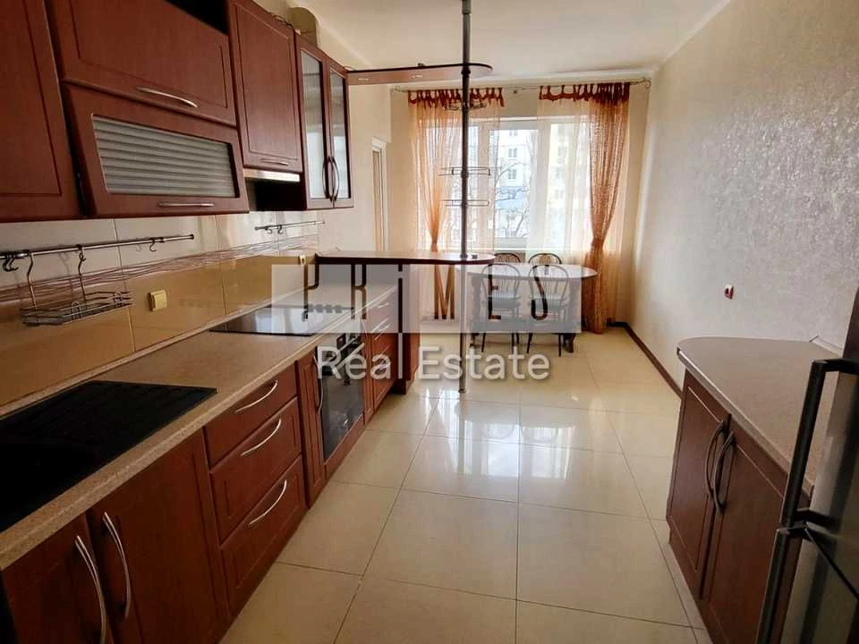Apartment. Brestskiy Prospect, Kyiv