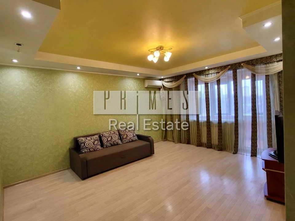 Apartment. Brestskiy Prospect, Kyiv