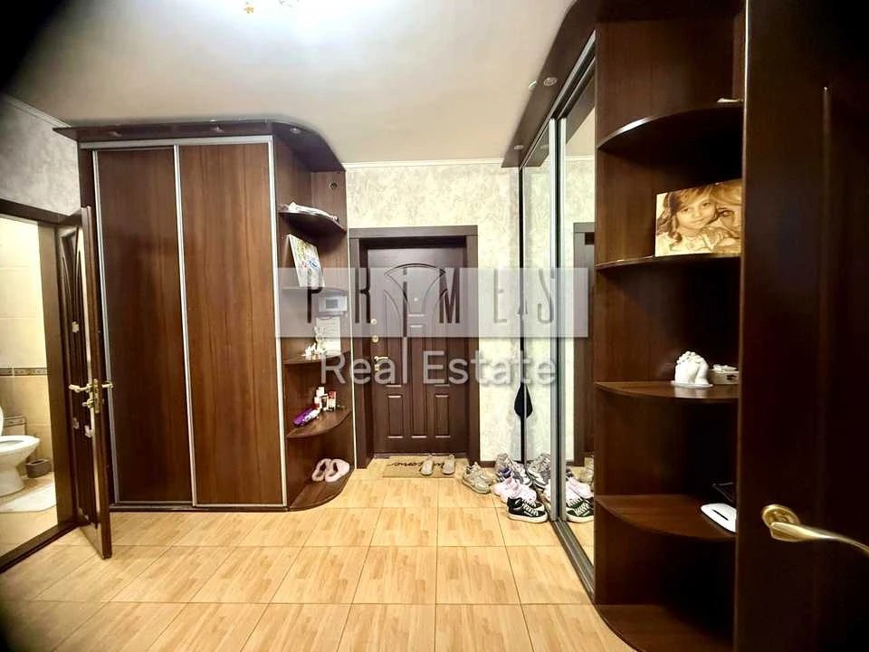 Apartment. Brestskiy Prospect, Kyiv