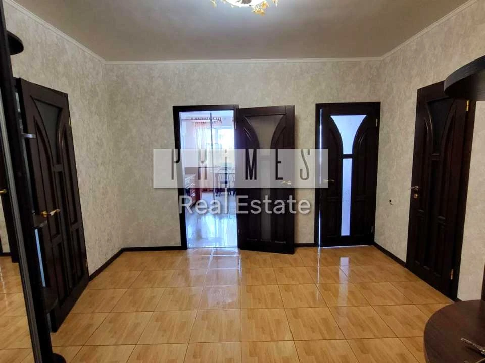 Apartment. Brestskiy Prospect, Kyiv