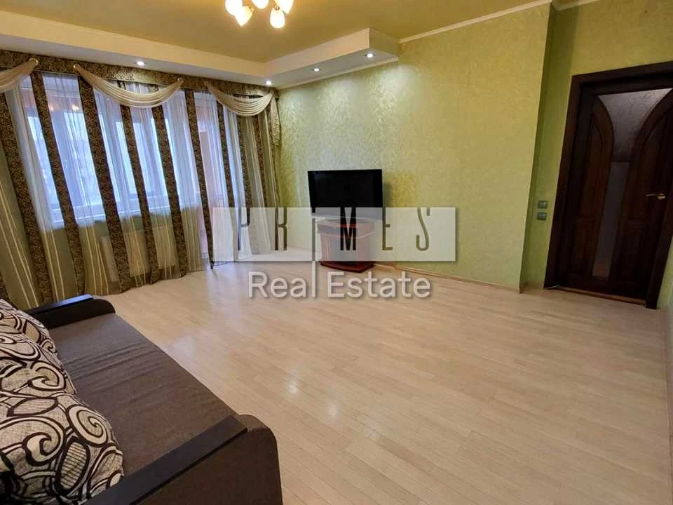 Apartment. Brestskiy Prospect, Kyiv