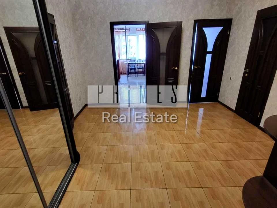 Apartment. Brestskiy Prospect, Kyiv